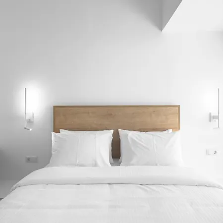 Twiins By Halu! - Next To Kallithea